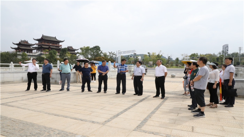 匠心智造 探索唐風(fēng)建筑營(yíng)造技術(shù)的無限可能 ▎公司領(lǐng)導(dǎo)一行視察貴州草塘“十二塘”項(xiàng)目